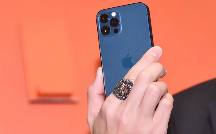 木兰苹果手机维修分享iPhone12系列重启方法教程 